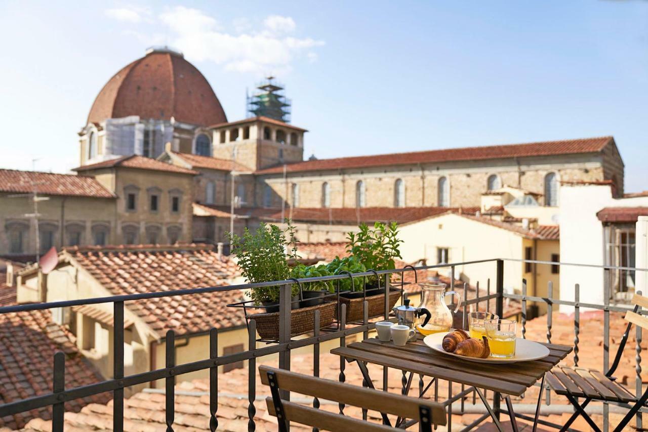 One Of A Kind Near The Duomo W/Balcony Palace Apt Florencja Zewnętrze zdjęcie